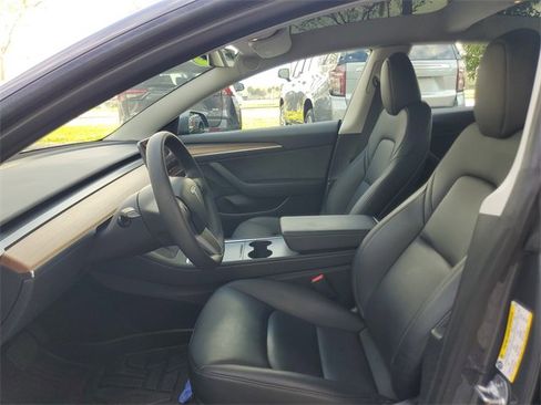 Used 2023 Tesla Model 3 Standard Range image 16