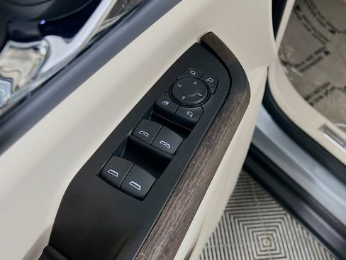 Used 2023 GMC Acadia Denali image 34