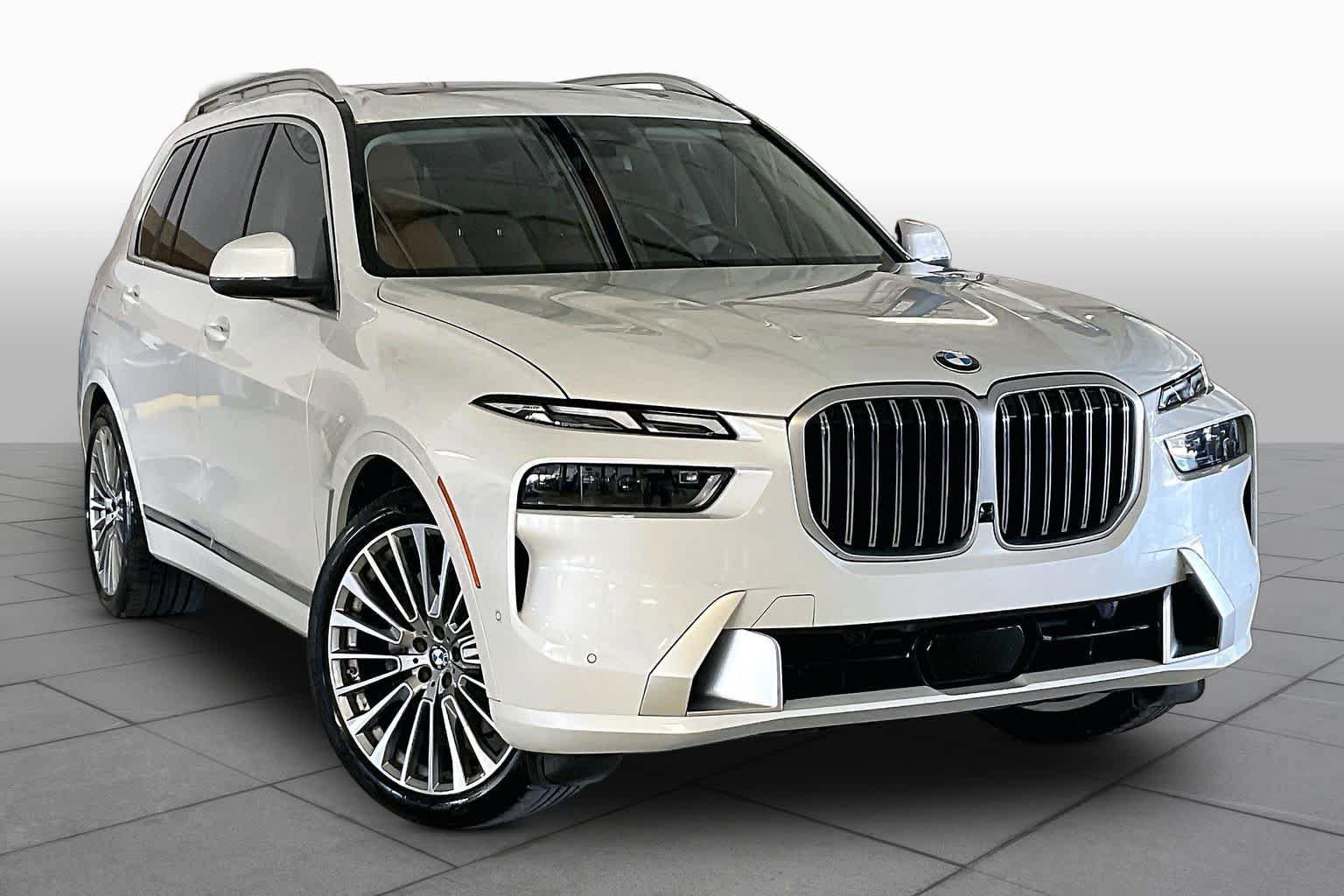 Used 2026 BMW X7 xDrive40i AWD/4WD image 2