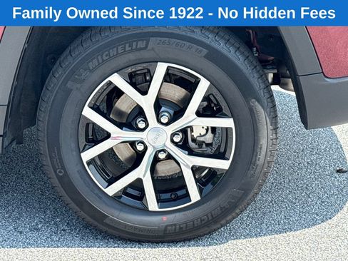 Used 2025 Jeep Grand Cherokee Limited w/ Luxury Tech Group II AWD/4WD image 20