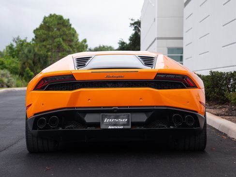 Used 2016 Lamborghini Huracan LP 610-4 AWD/4WD image 2