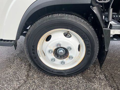 New 2024 Chevrolet Low Cab Forward image 28