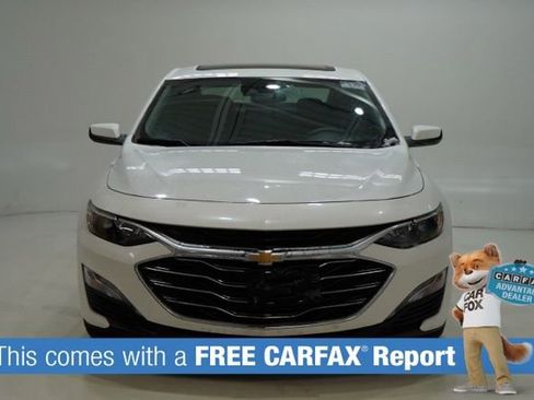 Used 2024 Chevrolet Malibu LT image 2