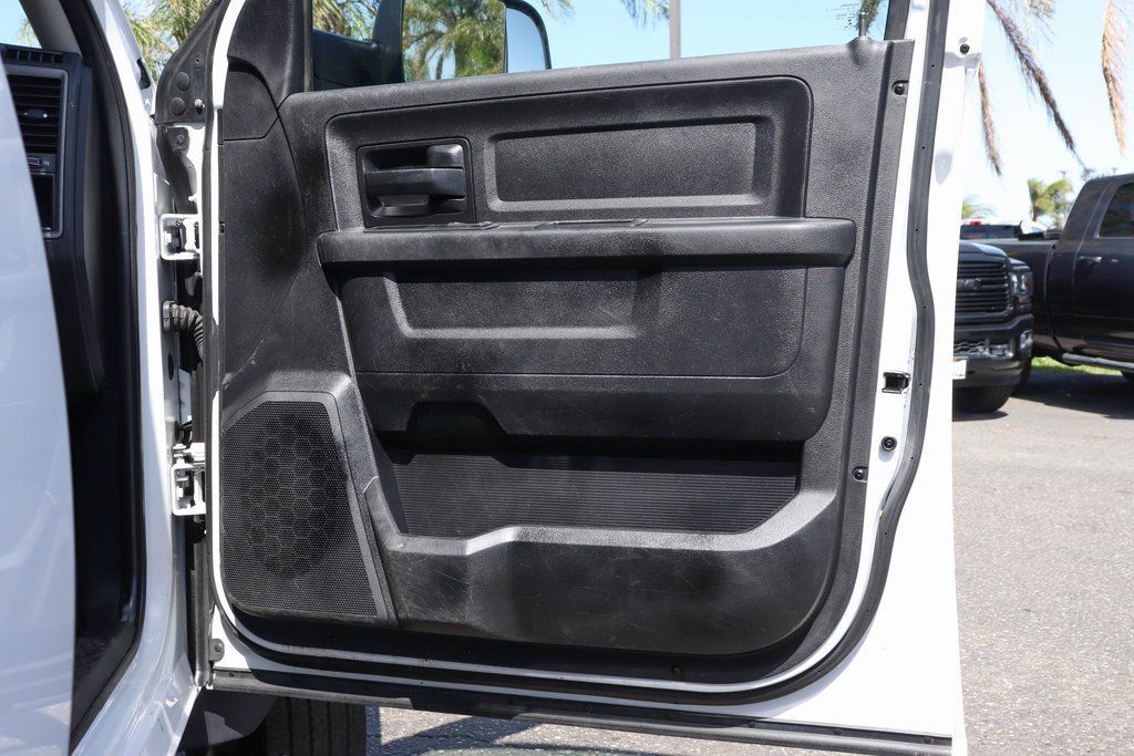 Used 2016 RAM 5500 Tradesman w/ Chrome Appearance Group RWD image 36