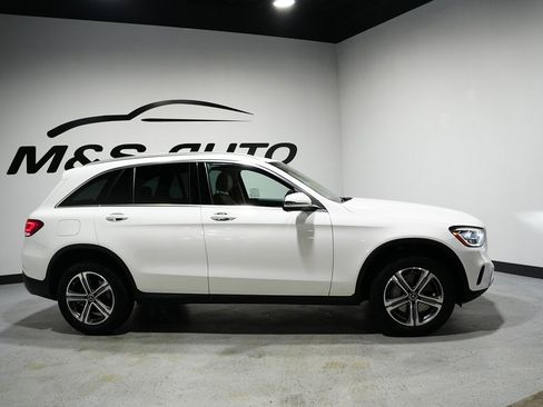 Used 2020 Mercedes-Benz GLC 300 4MATIC image 3