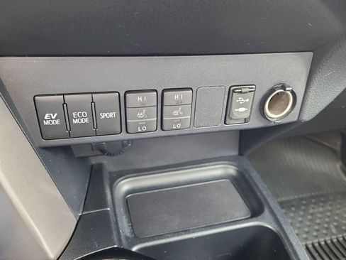 Used 2017 Toyota RAV4 Limited w/ Advanced Technology Package image 24