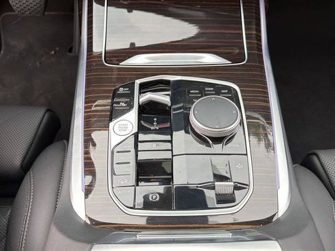 Used 2026 BMW X7 xDrive40i AWD/4WD image 19
