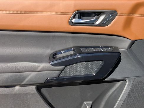 New 2026 Nissan Pathfinder Platinum image 11