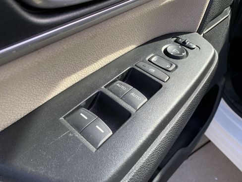 Used 2018 Honda CR-V EX image 15