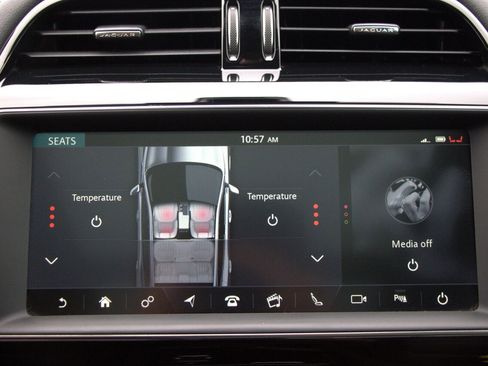 Used 2020 Jaguar F-PACE Prestige image 34