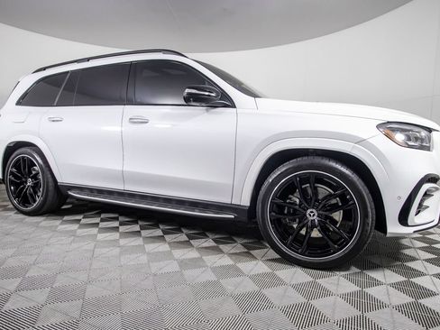 Used 2026 Mercedes-Benz GLS 580 4MATIC image 2