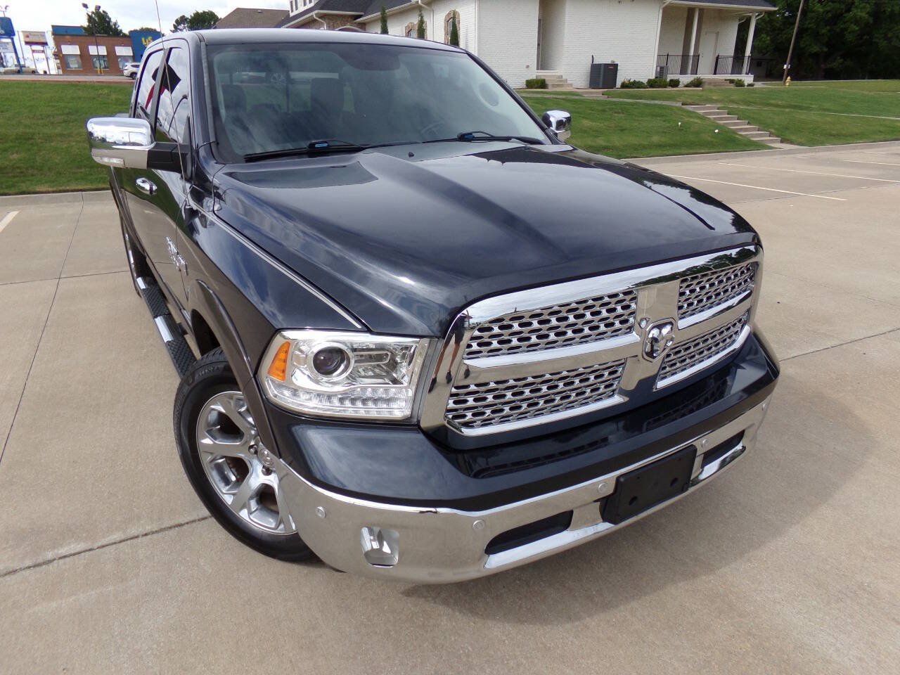 Used 2017 RAM 1500 Laramie w/ Convenience Group RWD image 10
