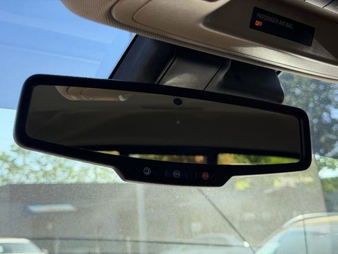 Used 2017 Chevrolet Silverado 1500 High Country image 58