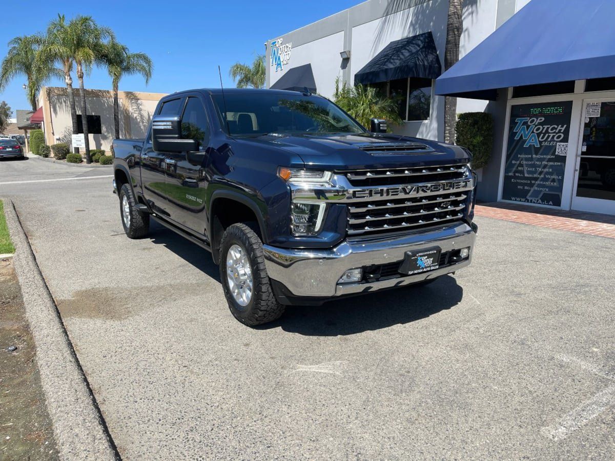 Used 2022 Chevrolet Silverado 2500 LTZ w/ LTZ Plus Package AWD/4WD image 3
