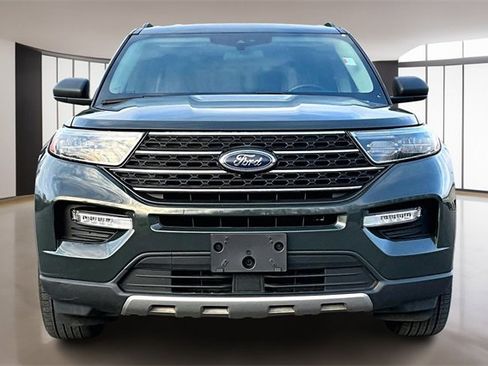Used 2022 Ford Explorer XLT w/ Equipment Group 202A image 2