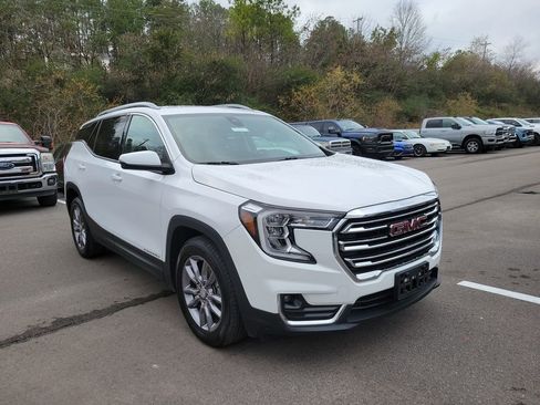 Used 2022 GMC Terrain SLT image 1