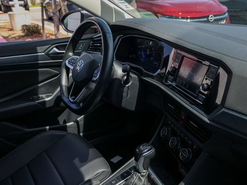 Used 2024 Volkswagen Jetta SE FWD image 19