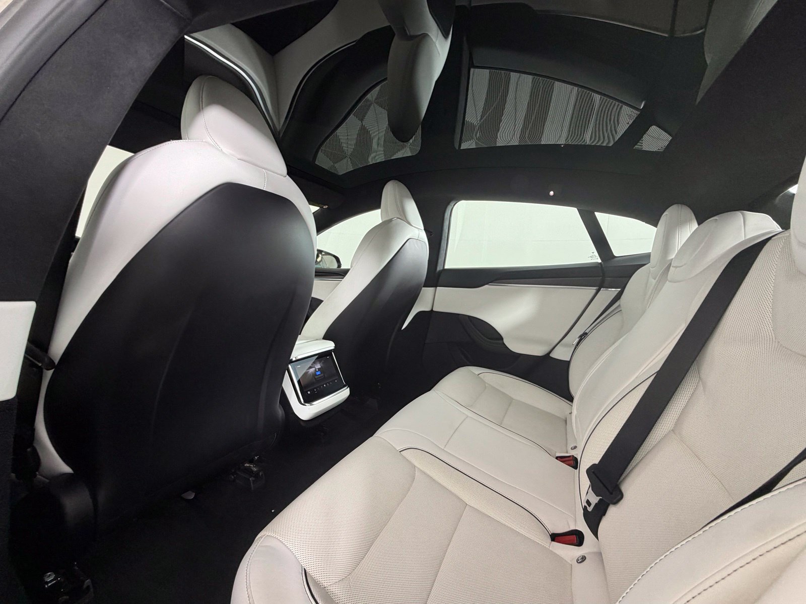 Used 2022 Tesla Model S Plaid AWD/4WD image 5