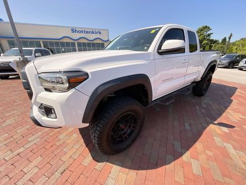 Used 2016 Toyota Tacoma TRD Off-Road w/ Towing Package AWD/4WD image 26