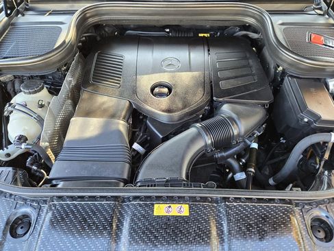 Used 2024 Mercedes-Benz GLE 350 4MATIC image 39