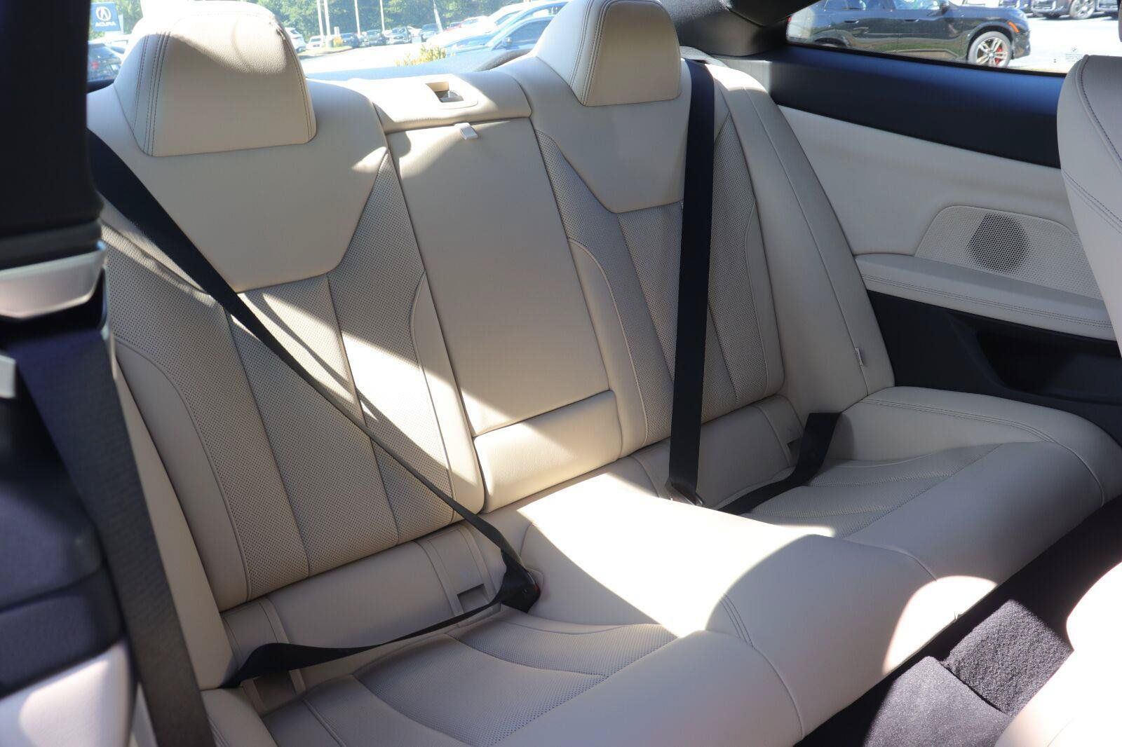 Used 2025 BMW M440i Coupe w/ Parking Assistance Package RWD image 15