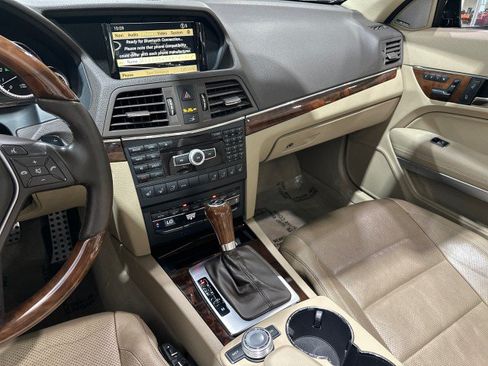 Used 2012 Mercedes-Benz E 550 Cabriolet image 4