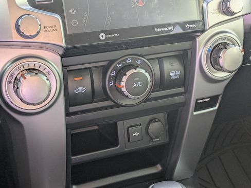 Used 2020 Toyota 4Runner SR5 image 25