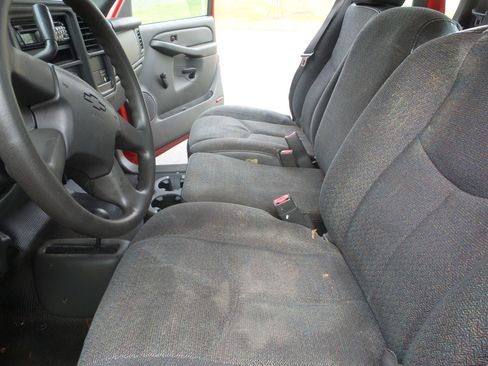 Used 2004 Chevrolet Silverado 1500 W/T image 36