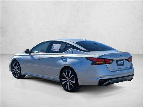 Used 2020 Nissan Altima 2.0 Platinum image 8