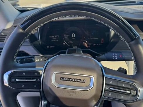 Used 2024 GMC Acadia Denali w/ Super Cruise Package image 11