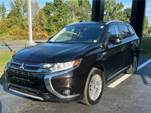 Used 2018 Mitsubishi Outlander SEL image 2