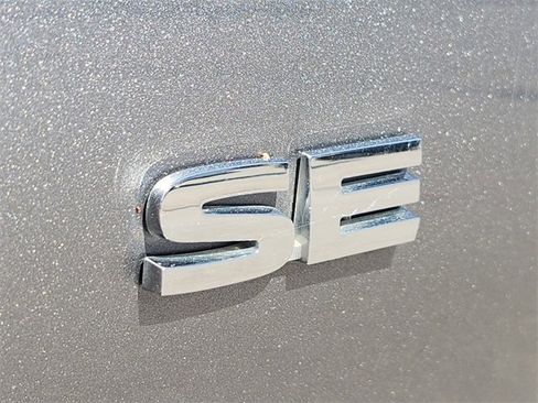 Used 2024 Mitsubishi Outlander SE image 12