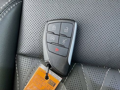 Used 2022 Buick Envision Avenir w/ Technology Package II image 33