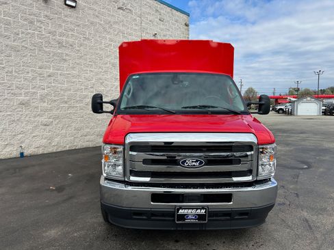 New 2026 Ford E-350 and Econoline 350 Super Duty w/ Interior Upgrade Package RWD image 18
