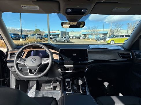 New 2026 Volkswagen Atlas SE image 12