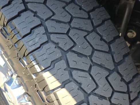 Used 2023 RAM 2500 Laramie AWD/4WD image 4