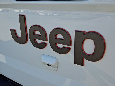 Used 2021 Jeep Gladiator Mojave w/ Cold Weather Group image 28