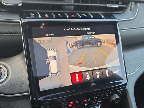 Used 2024 Jeep Grand Cherokee L Limited w/ Luxury Tech Group II image 30