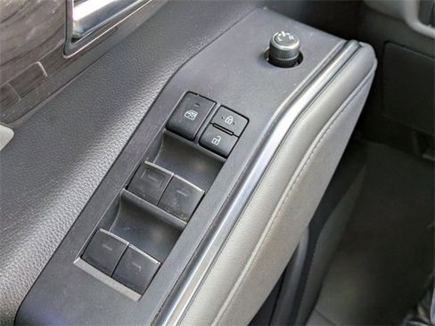 Used 2022 Toyota Highlander Platinum image 25