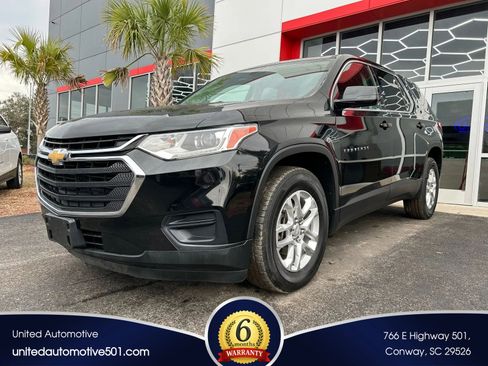 Used 2018 Chevrolet Traverse LS image 1
