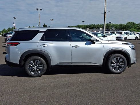 Certified 2022 Nissan Pathfinder S AWD/4WD image 7