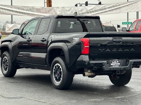 Used 2024 Toyota Tacoma TRD Off-Road image 7