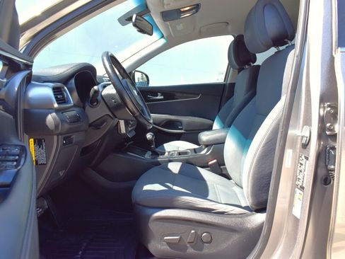 Used 2016 Kia Sorento AWD w/ LX Convenience Package image 10