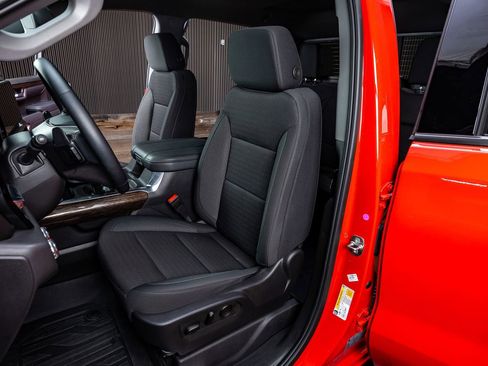 Used 2025 GMC Sierra 1500 Elevation image 30