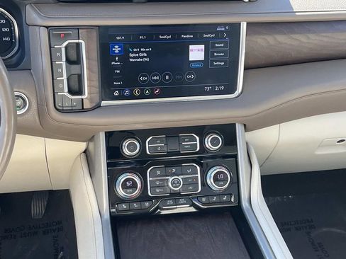 Used 2021 GMC Yukon XL Denali w/ Denali Premium Package image 16