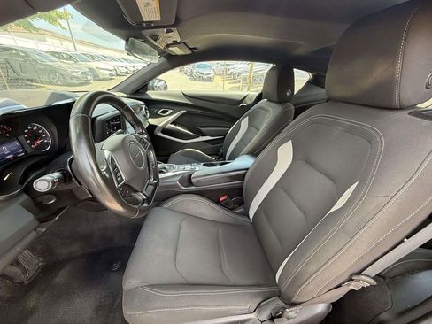 Used 2019 Chevrolet Camaro LT RWD image 8