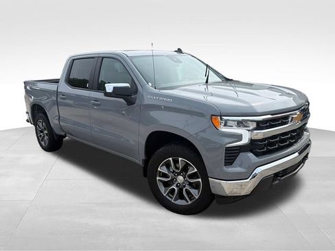 Used 2024 Chevrolet Silverado 1500 LT AWD/4WD image 7