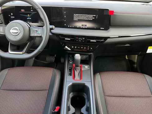 New 2026 Nissan Kicks SR w/ Cold Weather Package FWD image 4