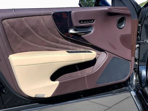 Used 2018 Lexus LS 500 AWD w/ Interior Upgrade Package image 22
