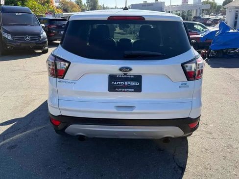 Used 2017 Ford Escape SE FWD image 5